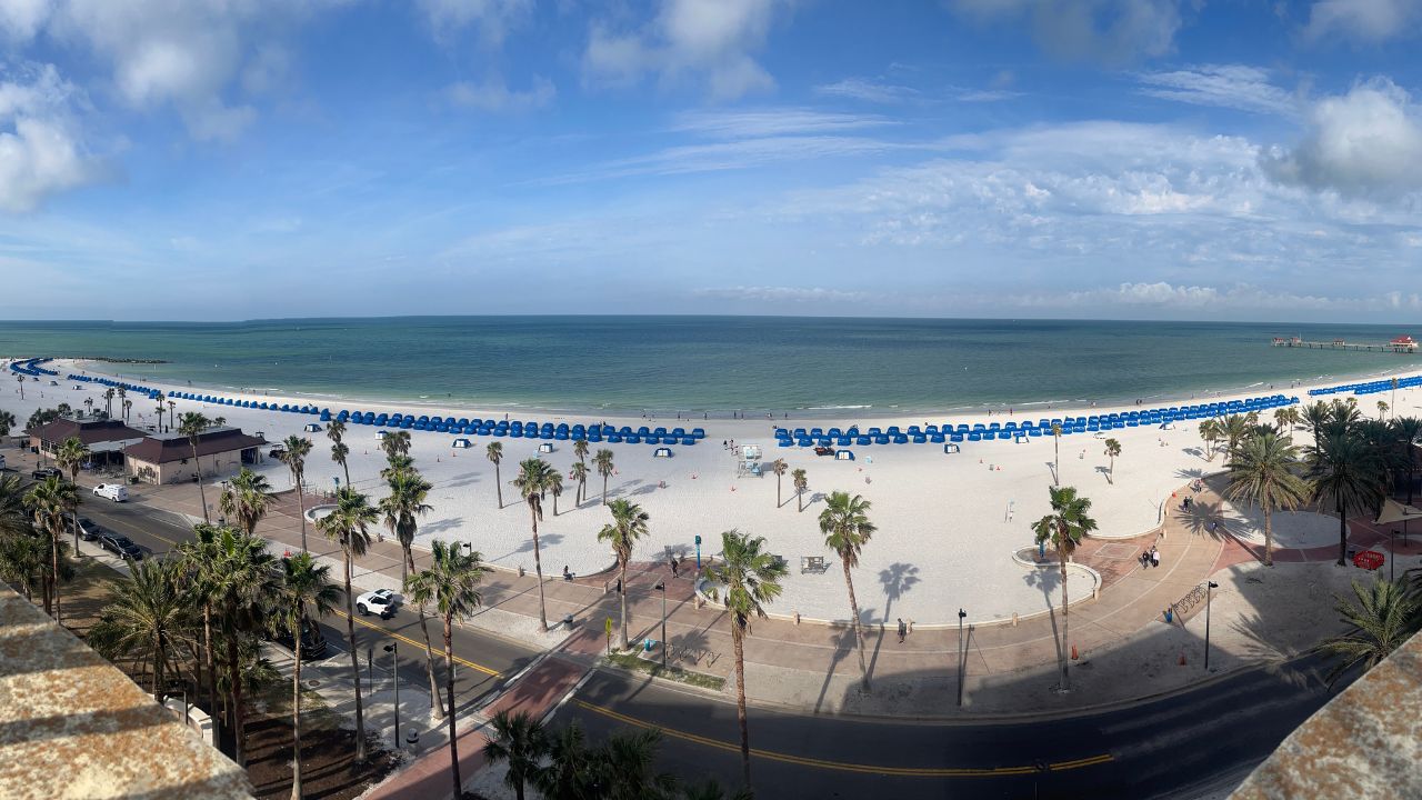 Zwischen Sandstrand und Palmen