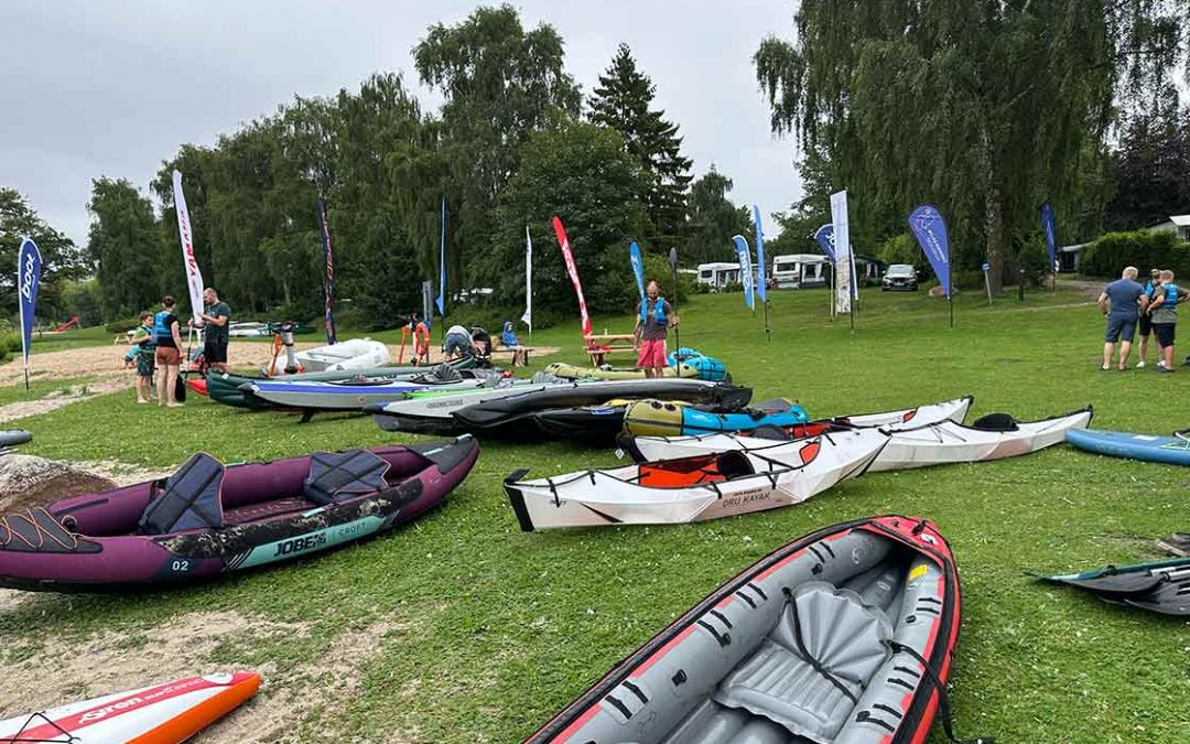 Die Sonne scheint am Vierer See