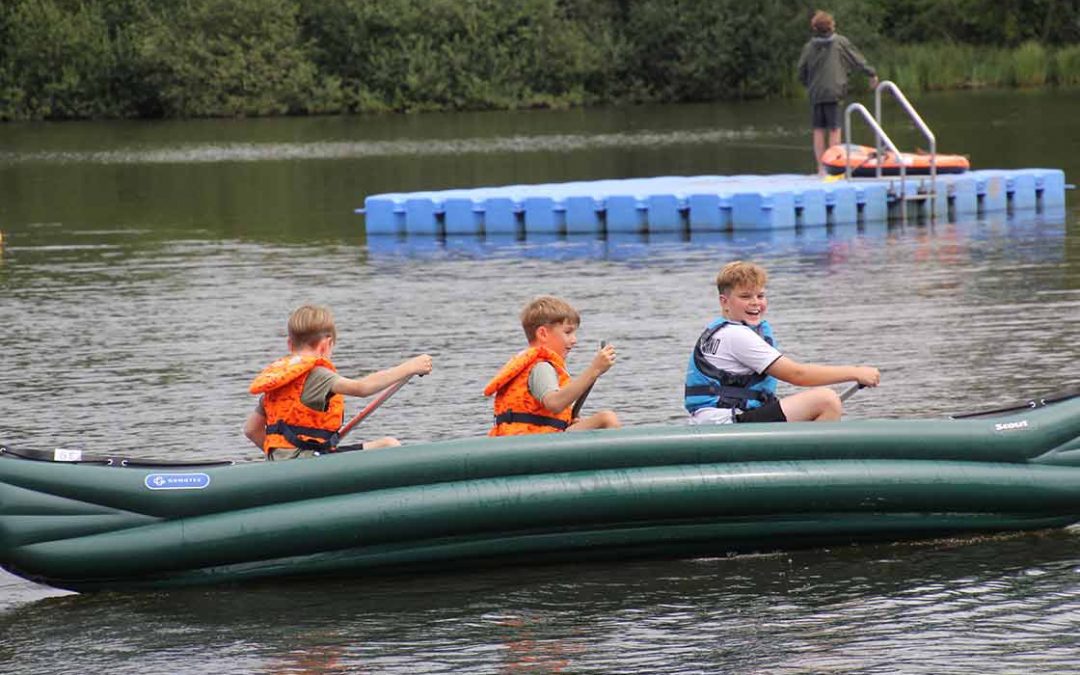 Regen am Morgen, Freude am Paddeln, und ein besonderer Besuch